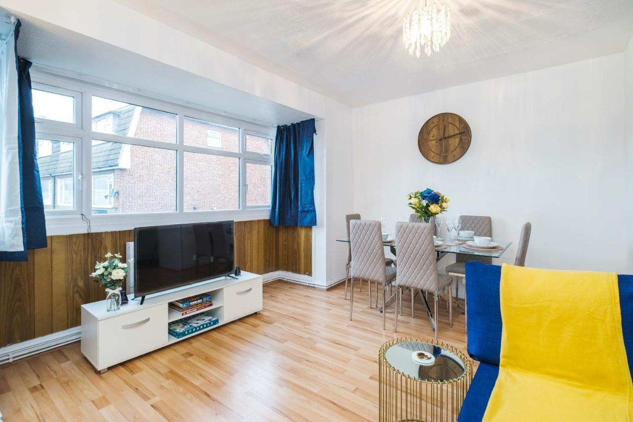 Spacious 3 Bed 1 Bath Hse W Guest Toilet W Parking Near Excel - E16 London Exterior foto