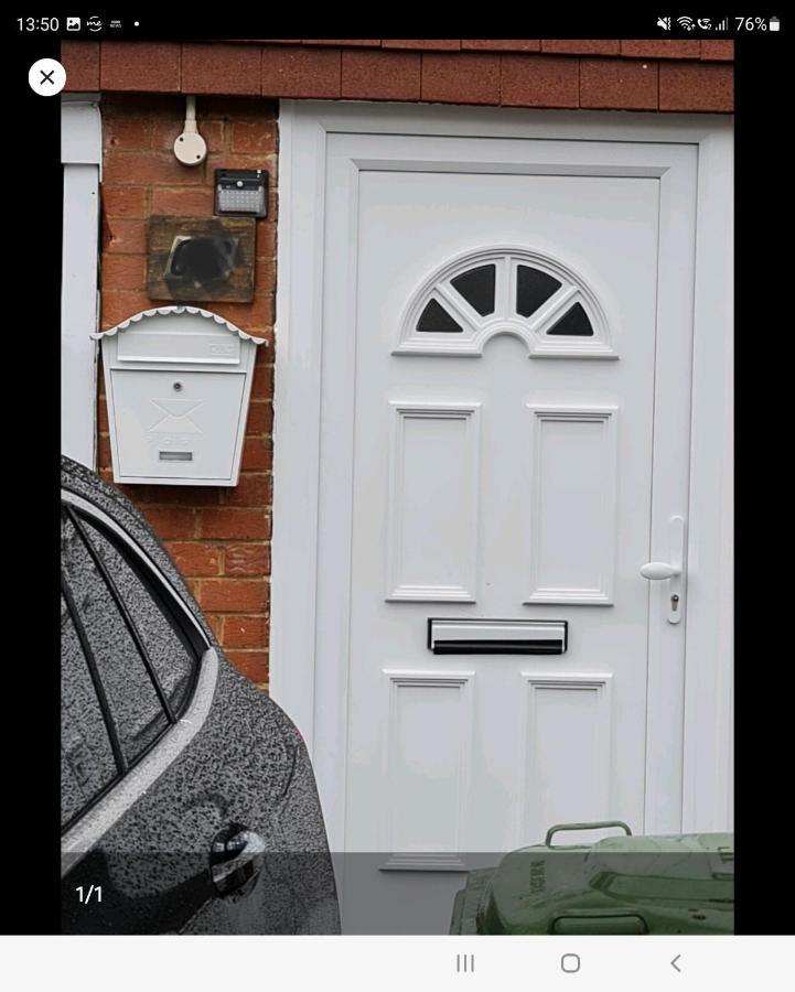 Spacious 3 Bed 1 Bath Hse W Guest Toilet W Parking Near Excel - E16 London Exterior foto